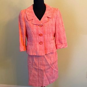 Gently used Le Suit Skirt Suit for Spring and Summer
